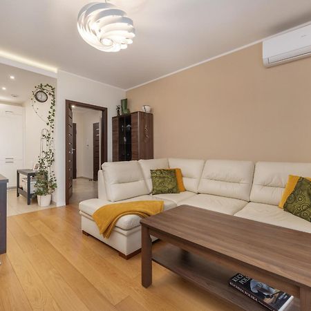 Comfortable Apartment Krakowska Wroclaw With Free Parking By Noclegi Renters Exterior photo