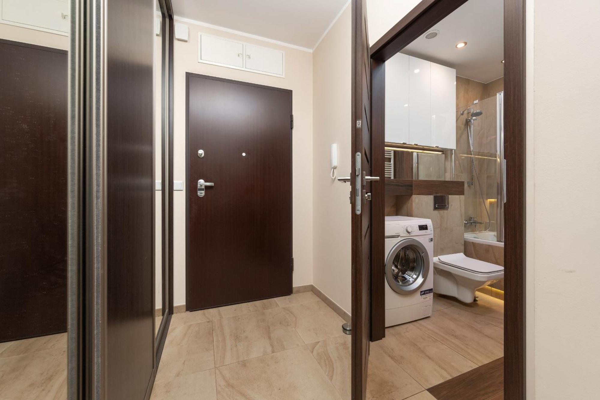Comfortable Apartment Krakowska Wroclaw With Free Parking By Noclegi Renters Exterior photo