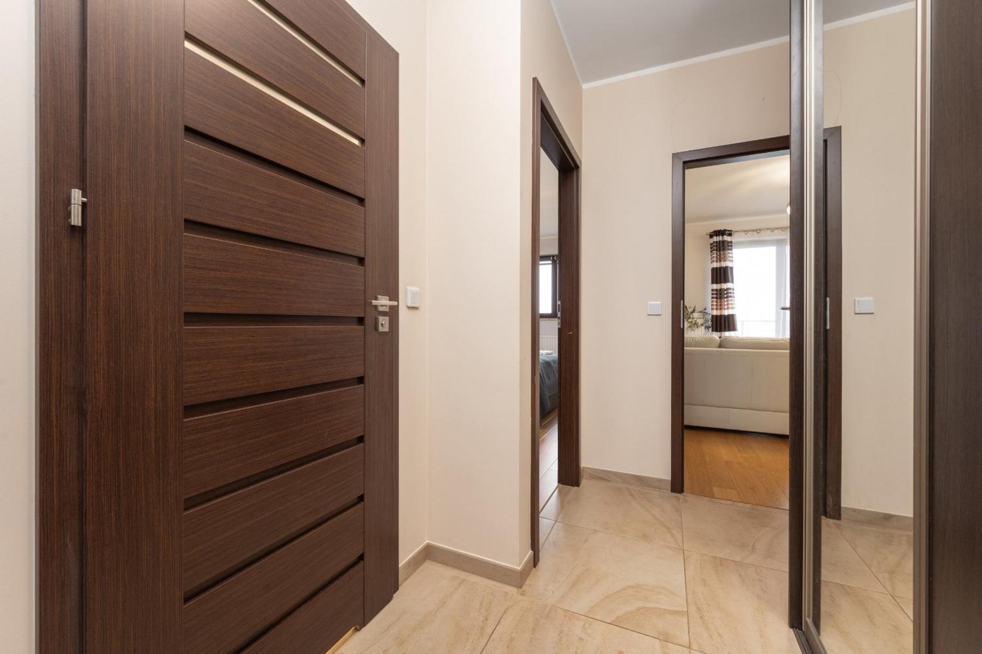 Comfortable Apartment Krakowska Wroclaw With Free Parking By Noclegi Renters Exterior photo